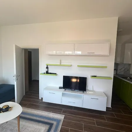 Djonis Appartement Shëngjin