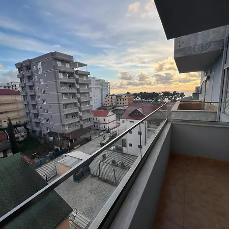 Djonis Appartement Shëngjin